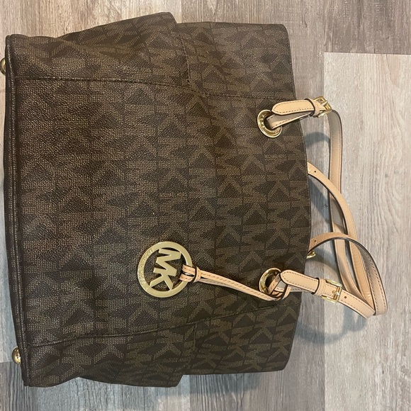 Michael Kors bag - Picture 3 of 5